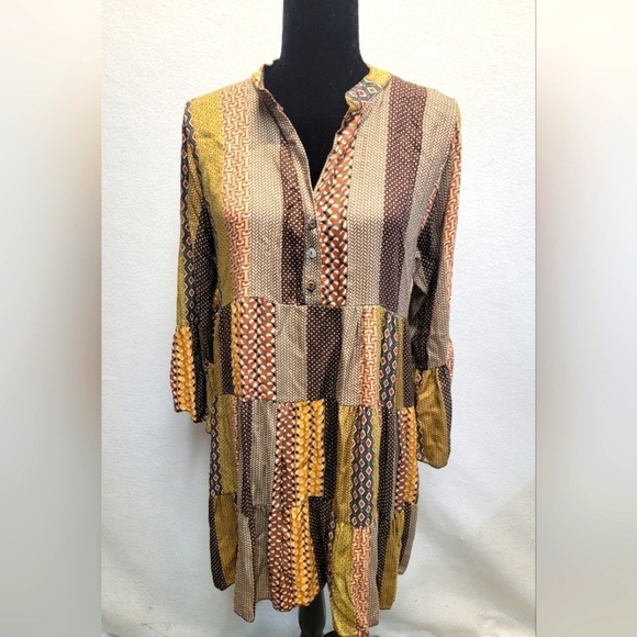 MADE IN ITALY Patterned Long Bell Sleeve Mini Dress w/V-neck Collar With Buttons - Picture 1 of 9